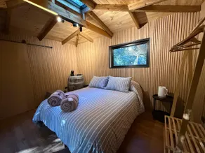 Cabin in the Andes Mountains with a view of the valley - Image 2