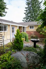 Perch in the Vines | Dog Friendly Whidbey Escape - Image 3