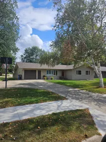 Birchwood Retreat in the heart of Sioux Center. - Image 2