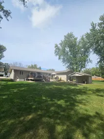 Birchwood Retreat in the heart of Sioux Center. - Image 5