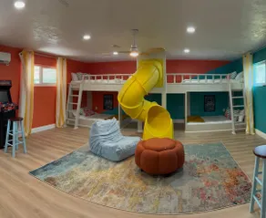 Spacious Home + Heated Pool, Tiki, Games & Arcade - Image 5