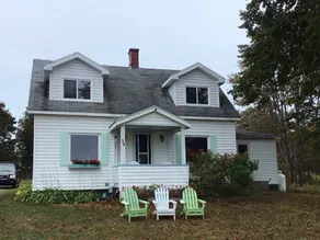 Watch The Whales From This Adorable Island Cottage - Image 4