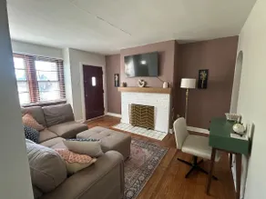 Cozy Cottage - Image 2