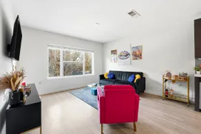 1BR Off Beltline- Pool, EV charging & Free Parking - Image 3