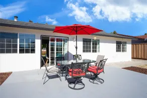 Family-Friendly 3BR Home with Yard - Image 2