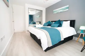 Milton Keynes new 5-Bedrooms 14guests Contractor family holiday Free Parking - Image 2