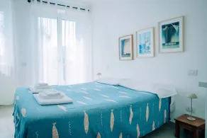 Vittorio's seaside home - Image 5