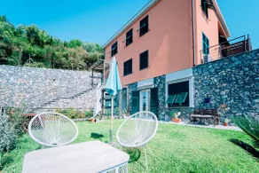 Vittorio's seaside home - Image 2