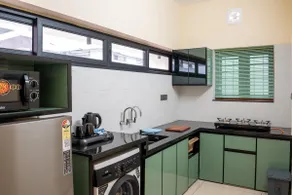Cozy 1bhk Suite - Image 4