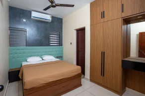 Cozy 1bhk Suite - Image 3