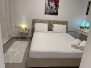 Home and art by the sea - Image 2