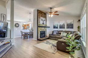 Red Rocks Landing | Hot Tub • Yard • BBQ • Garage - Image 3