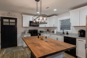 Cozy Oak Haven: Your Dream Retreat! - Image 4