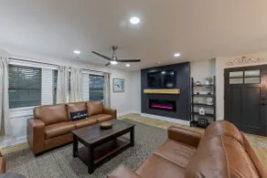 Cozy Oak Haven: Your Dream Retreat! - Image 3