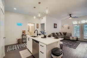 Casita Lonestar | Pool View | Free Parking - Image 3