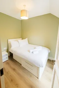 Skyline Views: Luxury 2BR on Historic Grattan Hill - Image 4