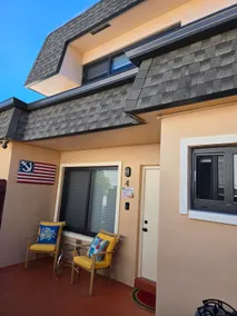 Updated Townhouse close to HardRock & Universities - Image 2