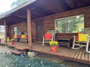 Cozy Cabin in the trees-1 mile from Tanger outlet - Image 4