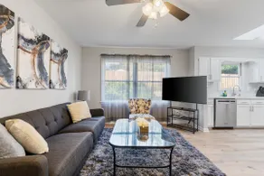 Cozy 3BR Oasis | Near Old Town - Image 3