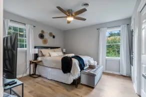 Cozy 3BR Oasis | Near Old Town - Image 4