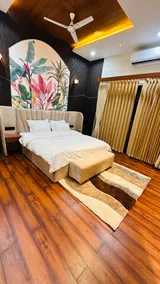 Spacious 3 BHK: Luxurious Home with Private Pool - Image 5