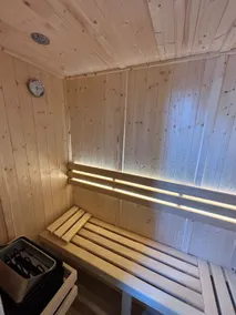 House with 7 bedrooms, 7 bathrooms, sauna, and A/C (15 people) - Image 2