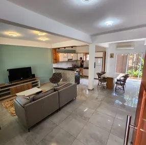 Spacious and modern house, in an excellent location - Image 4