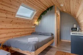 Wyke Lodges - Under 2 - Image 4