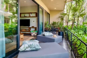 Modern and Spacious 2 bedroom PH, Rooftop & Pool - Image 2