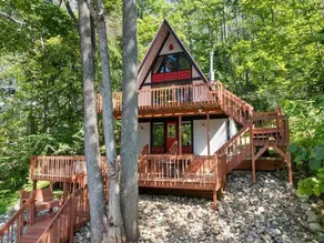 Harbor Springs Hot Tub, Golf, Biking, hiking - Image 2