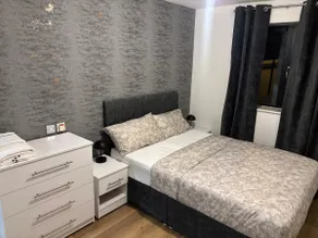 2 Bed Cozy Modern City Retreat - Arena Court - Image 5