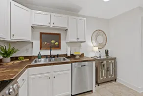 The Sleepy Retreat (With RV & boat parking) - Image 4