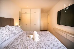 MM|Cozy flat in ideal spot f/foodies near seaside - Image 4