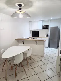 Charming, cool 6-bed apartment - Image 3