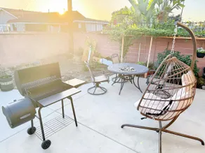 2B1B Retreat | Big Yard Shared w/ BBQ Grill - Image 4