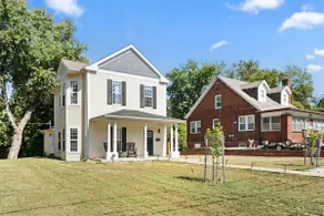 Spacious Renovated 4BR | Sleeps 10 - Image 5