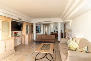 Beachfront Seaview - Image 4