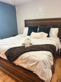 Charming cabin! Close to town! Newly built - Image 5