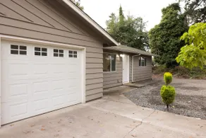 Cozy Duplex Getaway - Image 3