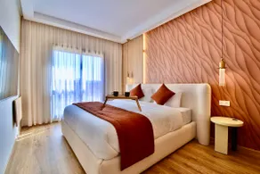 Chic 2BR/2BA • Pool View • Calm-Secure • Fast WiFi - Image 2