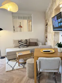 Grand Chai - Rare 1BR with AC, 15 min to Bdx - Image 2