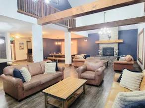 Grand 8-Bdrm Retreat, 6.5 Baths — Perfect Chalet - Image 4