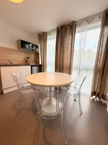 Comfortable 2 bedroom apartment - Image 2