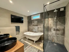 Lorient-style elegance • Private pool • 2 bathrooms - Image 2