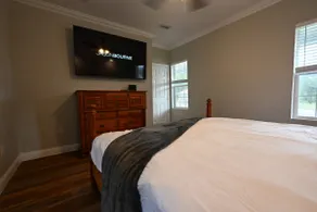 Historic 1903 home on Duval St in Live Oak, FL - Image 4