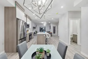 7 Min to Airport | AC | 4BR 3.5BA + Den - Image 2