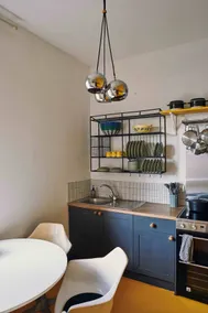 Mid-Century apartment in the heart of Stroud - Image 5