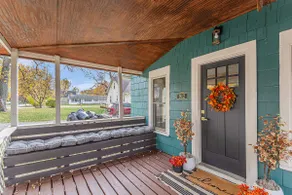 2BR Designer Stay - Walk to mall and dining! - Image 5