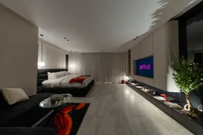 M 305 | Luxe Studio With Bathtub | self-entry - Image 2