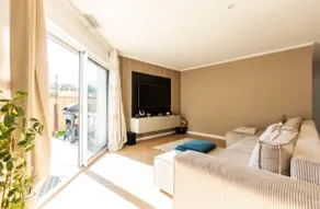Townhouse near Bordeaux center - Image 2